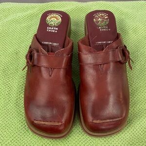 Geleron 2000 Earth Shoes Red-Brown Leather Slip-On Clogs Size 8